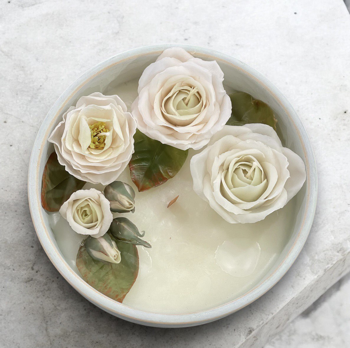 شمع رز سفید دست‌ساز در کاسه - تصویر 3