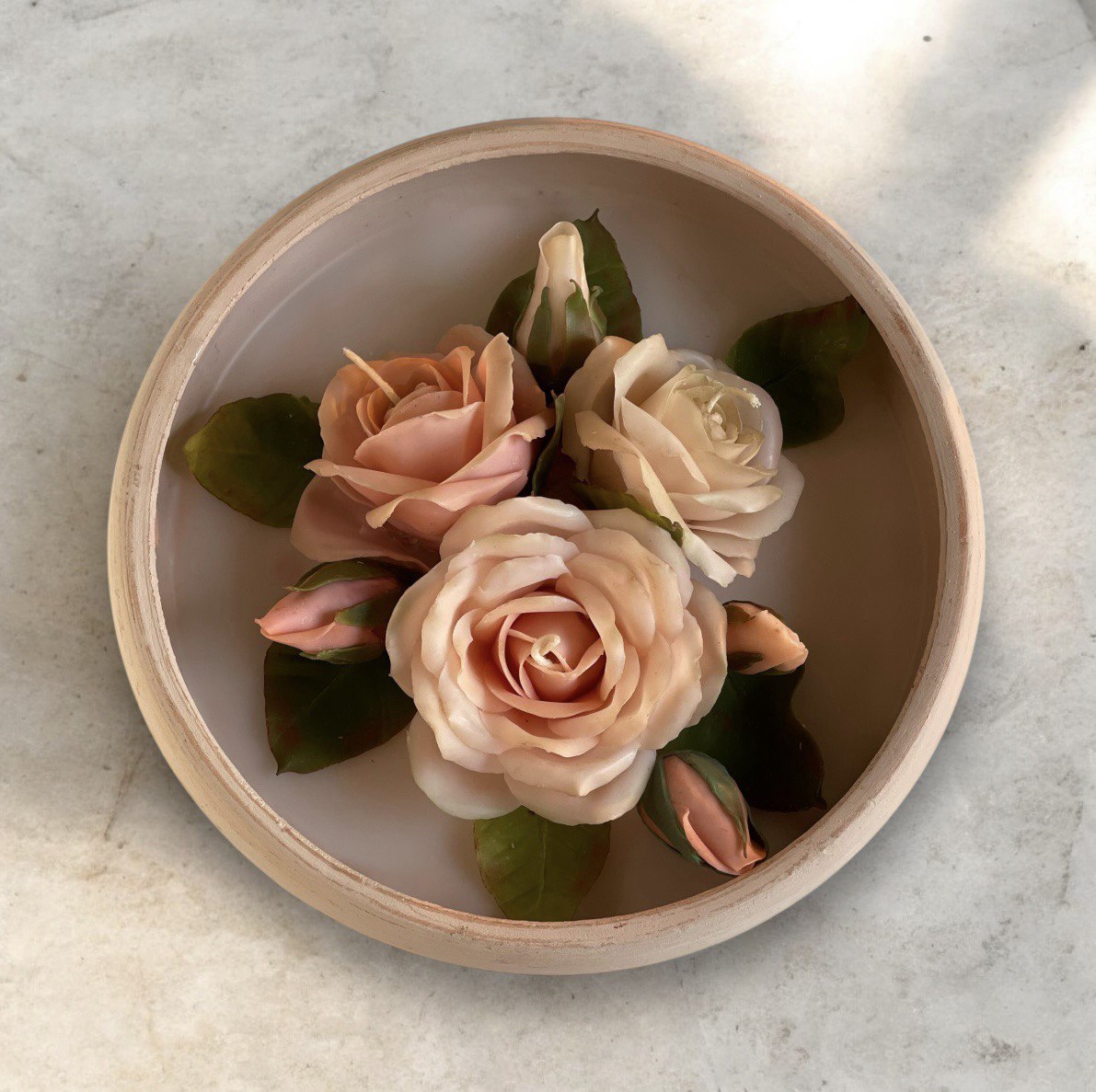 مجموعه شمع‌های رز هلویی دست‌ساز در کاسه - تصویر 3